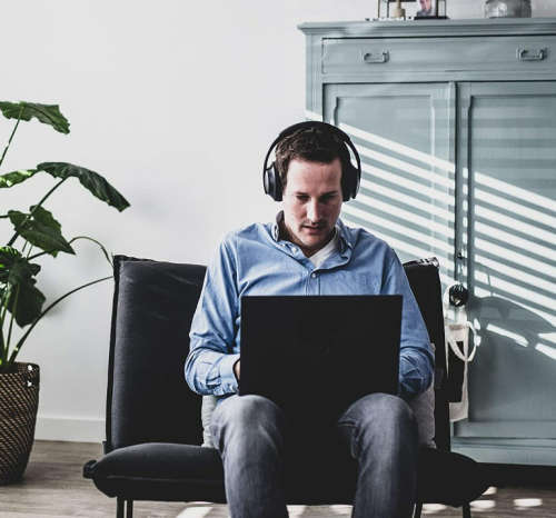 Bose Noise Cancelling Headphones 700 with Charging Case-new, sealed unit