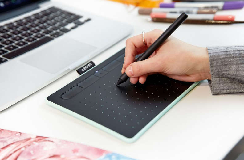 Wacom Intuos S Drawing Tablet Pistachio