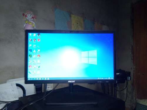 Mecer A2057H 19.5-inch HD LED Monitor (Resolution: 1600 x 900)