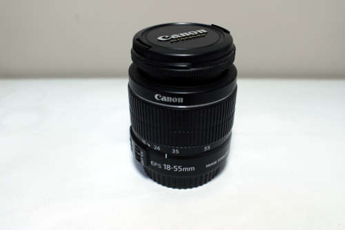 Canon EF-S 18-55mm 1:3.5-5.6 IS II + lens hood
