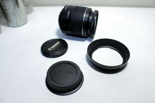 Canon EF-S 18-55mm 1:3.5-5.6 IS II + lens hood