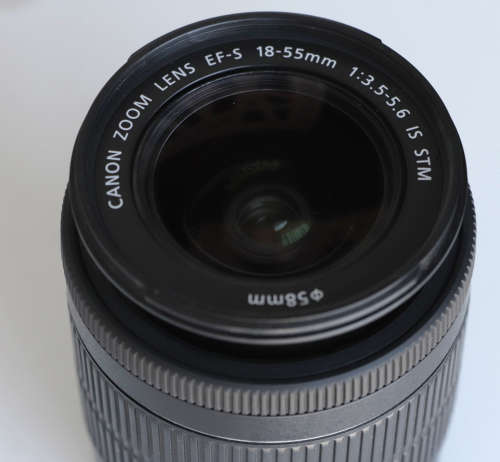 Canon EF-S 18-55mm 1:3.5-5.6 IS STM lens + lens hood