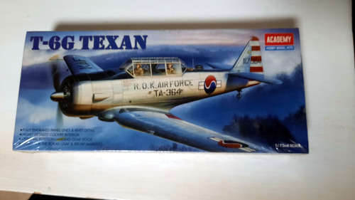 Academy 1/72 T-6G Texan