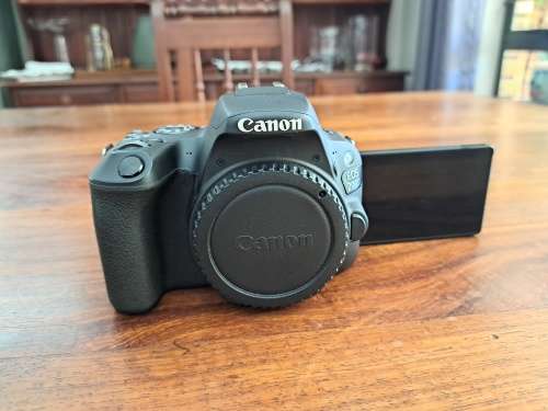 Canon 200D body-only (PLEASE READ)