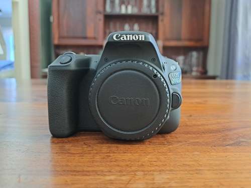 Canon 200D body-only (PLEASE READ)