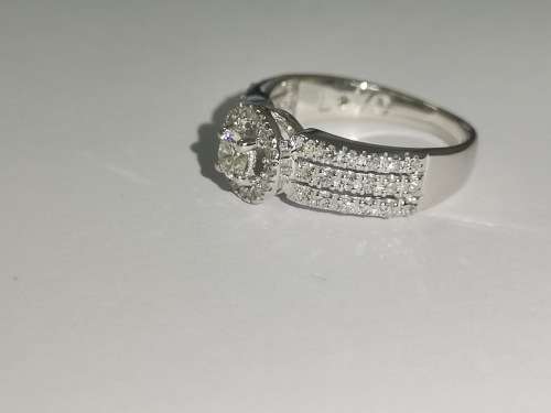 Magnificent White-Gold Halo Diamond Ring
