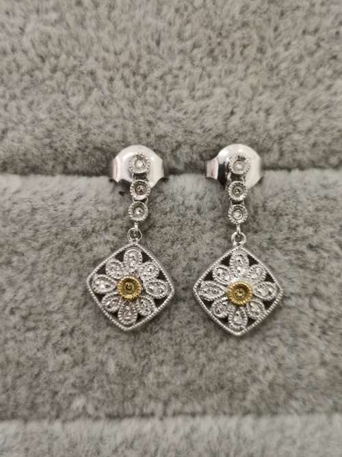 White-Gold Dangling Diamond Earrings