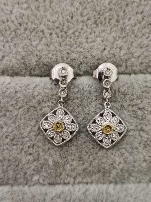 White-Gold Dangling Diamond Earrings