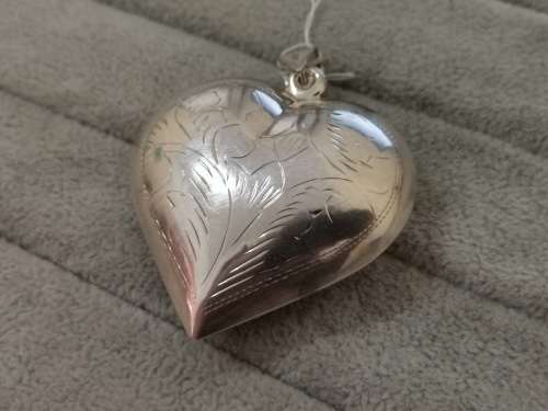 DISCOUNT!! Bulky Silver Heart Pendant