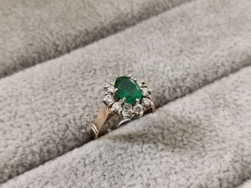Magnificent Gold and EMERALD Ring!