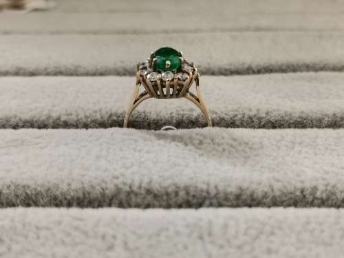 Magnificent Gold and EMERALD Ring!