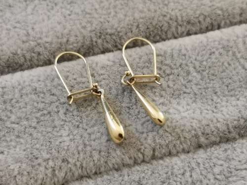Dangling Gold Teardrop Earrings