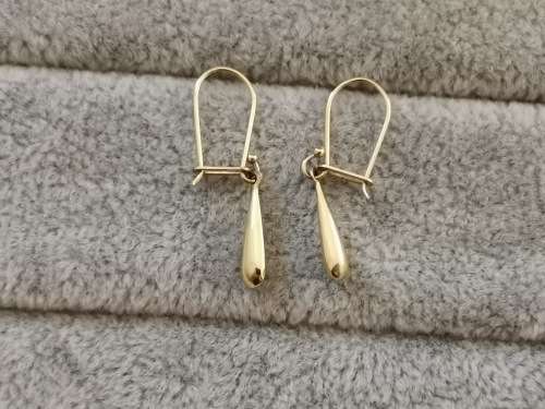 Dangling Gold Teardrop Earrings