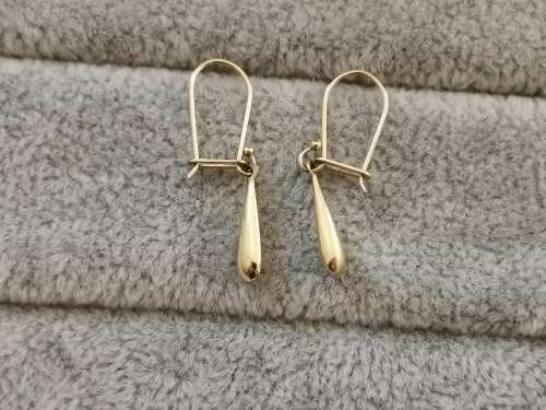 Dangling Gold Teardrop Earrings