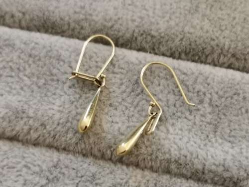 Dangling Gold Teardrop Earrings