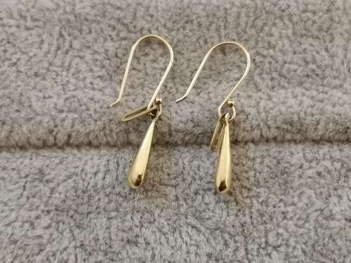 Dangling Gold Teardrop Earrings