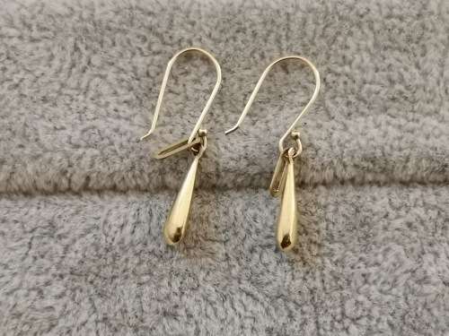 Dangling Gold Teardrop Earrings