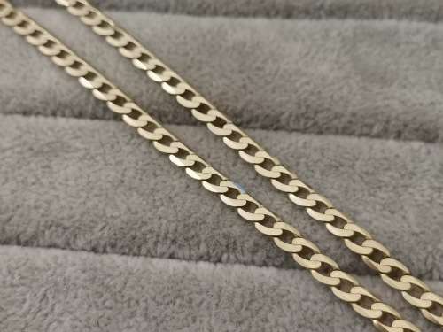 Stunning Gold Curb Chain