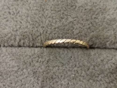 Dainty 9ct Gold Rope Ring