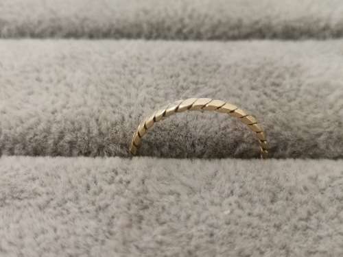 Dainty 9ct Gold Rope Ring
