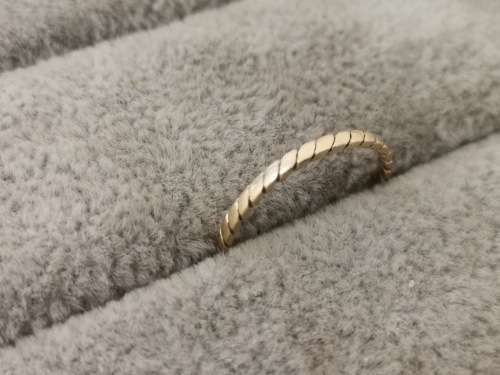 Dainty 9ct Gold Rope Ring