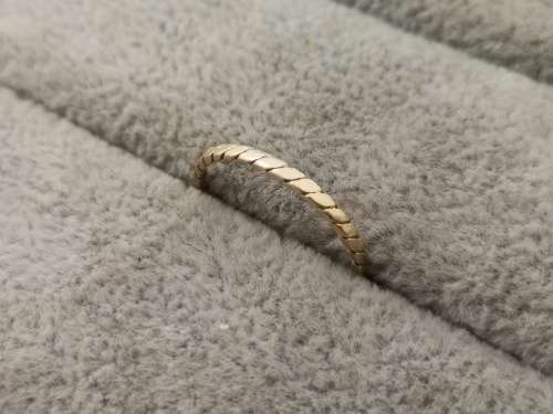 Dainty 9ct Gold Rope Ring