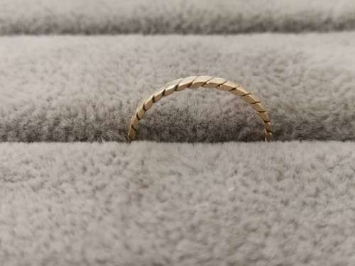 Dainty 9ct Gold Rope Ring