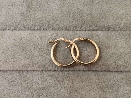 Stunning 9ct Gold Hoop Earrings