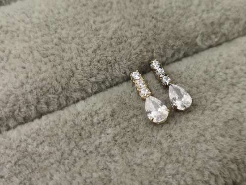Discount!! 9ct Gold Earrings