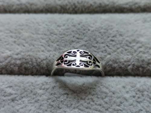 DISCOUNT!! Intricately Detailed Silver Ring