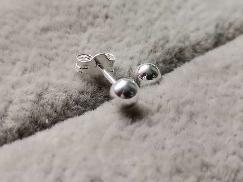 Discount!! 4mm Silver Ball Stud Earrings