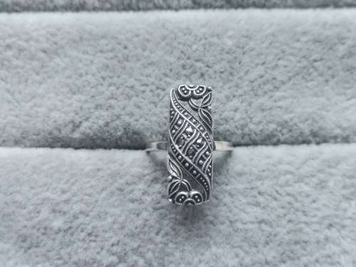 **R1 Auction** Unique Silver Marcasite Ring