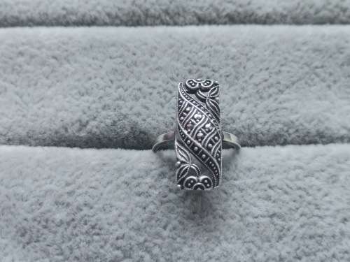 **R1 Auction** Unique Silver Marcasite Ring