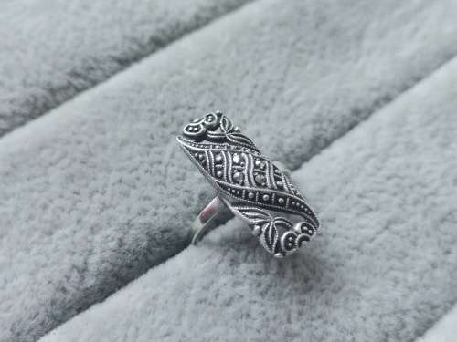 **R1 Auction** Unique Silver Marcasite Ring