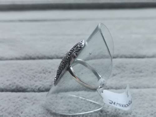 **R1 Auction** Unique Silver Marcasite Ring