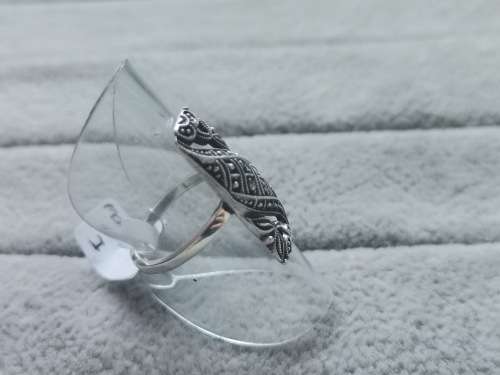 **R1 Auction** Unique Silver Marcasite Ring