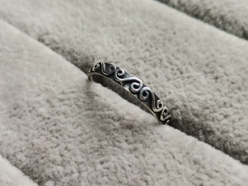 DISCOUNT!! Patterned Silver Ring