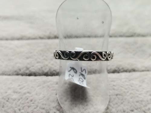 DISCOUNT!! Patterned Silver Ring