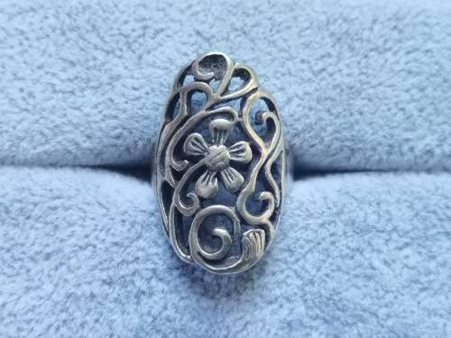 DISCOUNT!! Silver Flower Ring