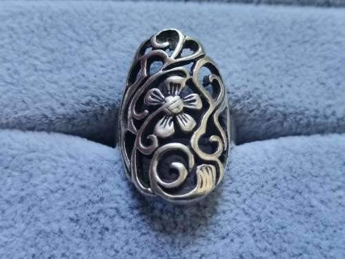DISCOUNT!! Silver Flower Ring