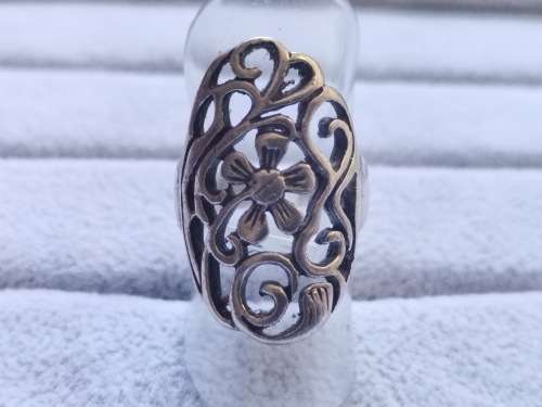 DISCOUNT!! Silver Flower Ring