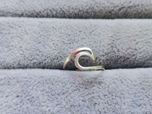 DISCOUNT!! Silver Wave Ring