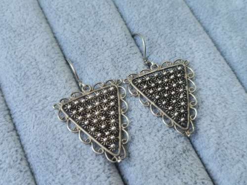 **R1 Auction**  Unique Silver Earrings