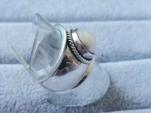 Discount!! Silver Pearl Ring