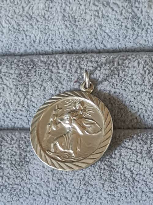 **R1 Auction**  Silver St Christopher Pendant