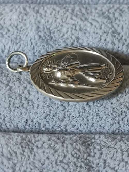 **R1 Auction**  Silver St Christopher Pendant