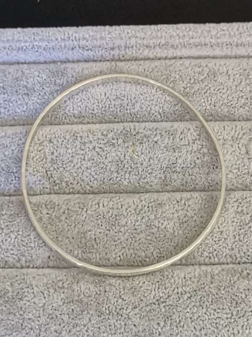 Pretty Silver Bangle