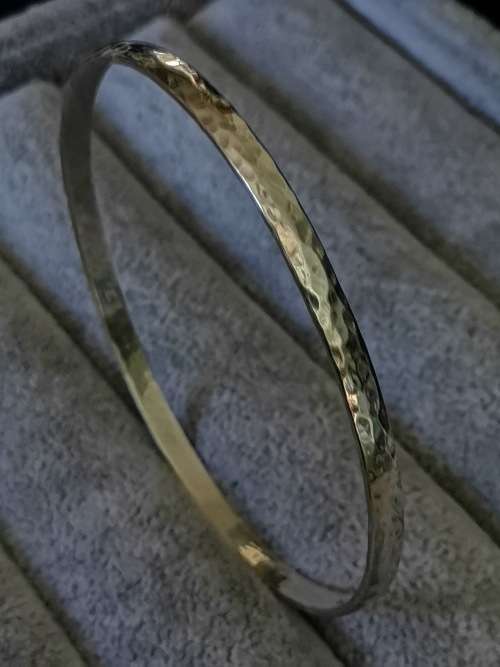 Pretty Silver Bangle