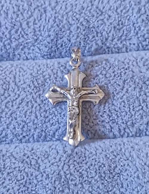 DISCOUNT!!! Silver Crucifix Pendant