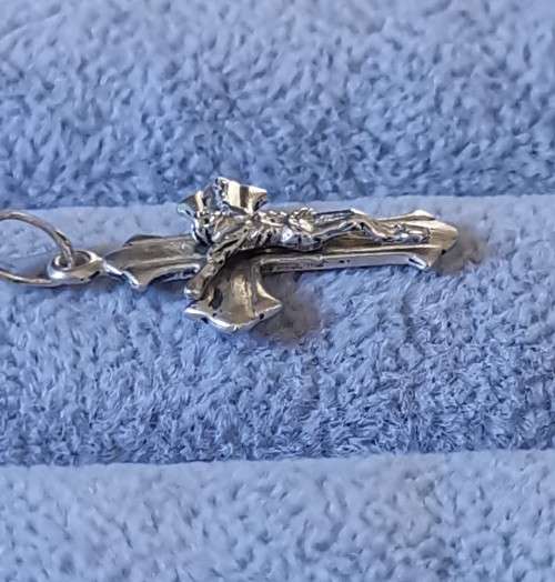 DISCOUNT!!! Silver Crucifix Pendant
